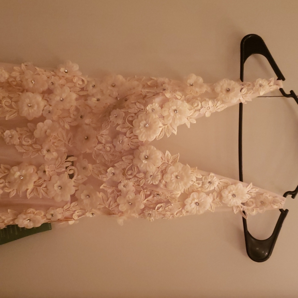 Long Dress - Picture 2 of 5